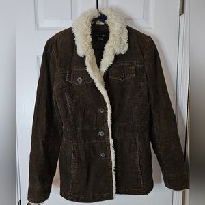 VIntage Brown Corduroy Jacket with Cream Faux Fur Collar. Size Small. 27"